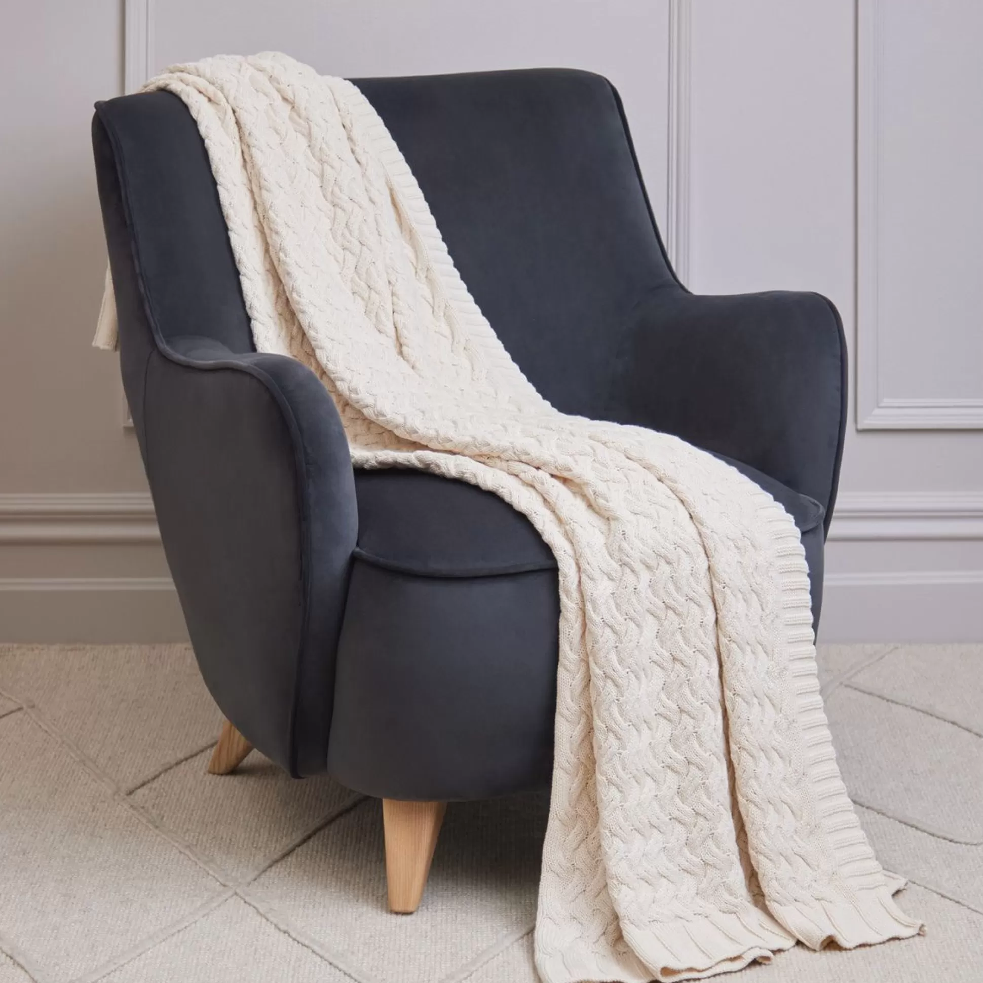 Blankets & Throws>Meadows and Byrne Criss Cross Cable Throw Natural