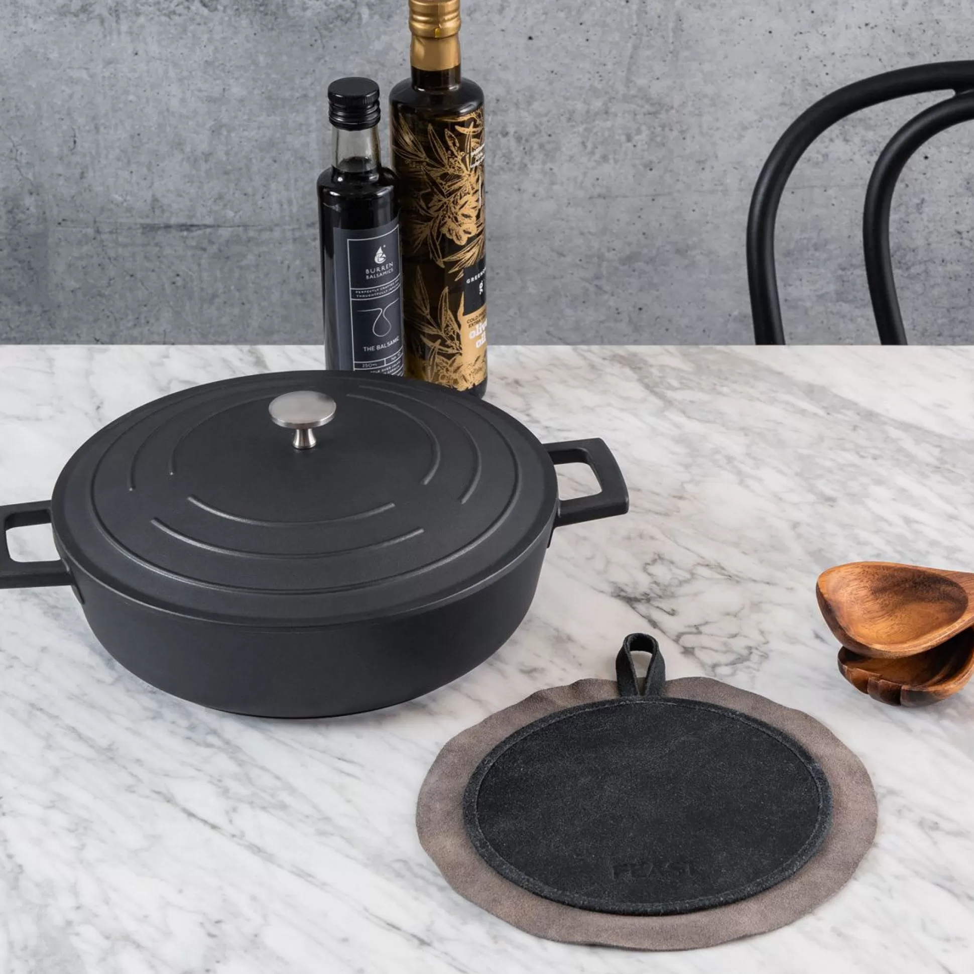 Kitchen Utensils & Accessories>Meadows and Byrne Grey Leather Pot Holder 25Cm