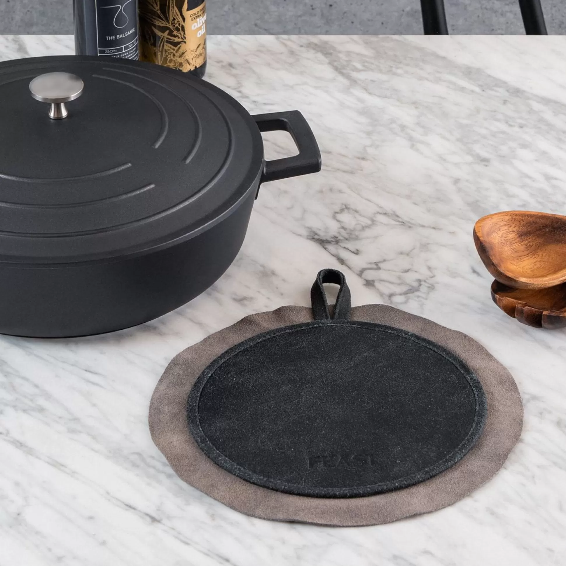 Kitchen Utensils & Accessories>Meadows and Byrne Grey Leather Pot Holder 25Cm